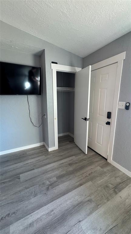Building Photo - 914 Drake Dr