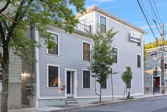 Building Photo - 129 5th St