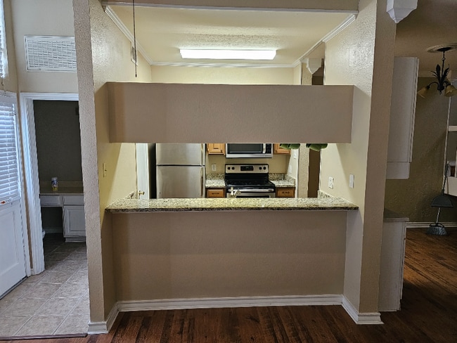 Foto del edificio - 6220 Bentwood Trail