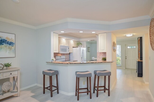 Building Photo - BEST LOCATION ** ANNUAL REMODELED FIRST FL...