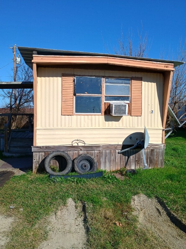 Foto del edificio - 1801 S Business 45