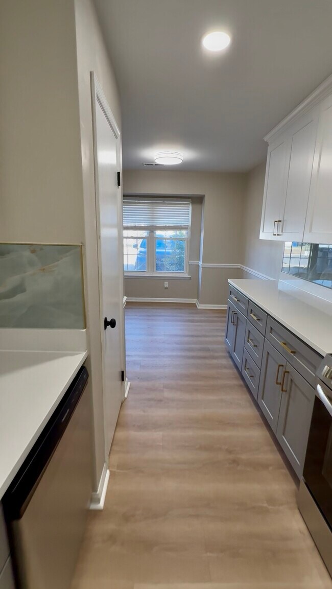 Foto del edificio - 3492 Woodburne Dr