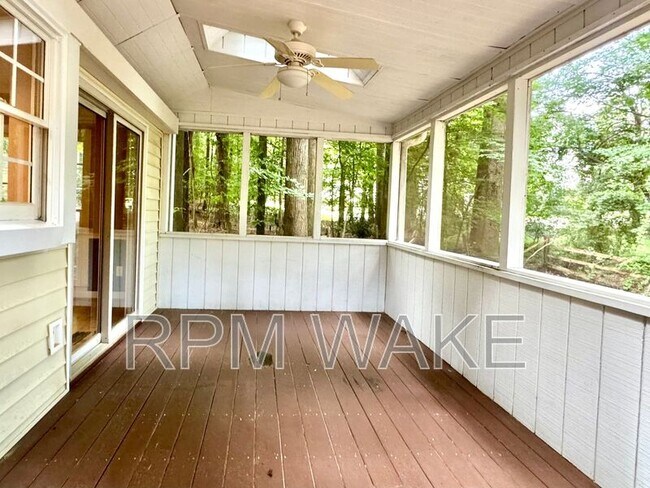 Building Photo - 106 Oak Spring Ct
