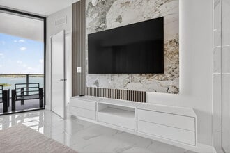 Building Photo - 700 NE 23rd St