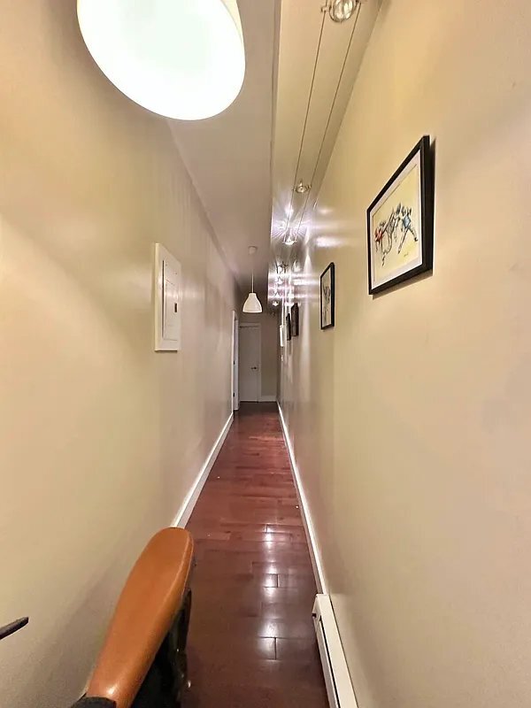 Building Photo - 404 Seneca Ave