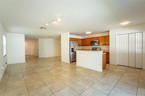 Foto del edificio - 716 Cresting Oak Cir
