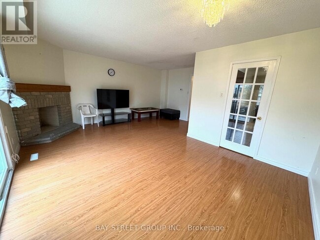 Building Photo - 38 Enchanted Hills Crescent