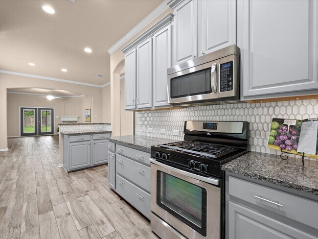 Building Photo - 26 Canterborough Pl