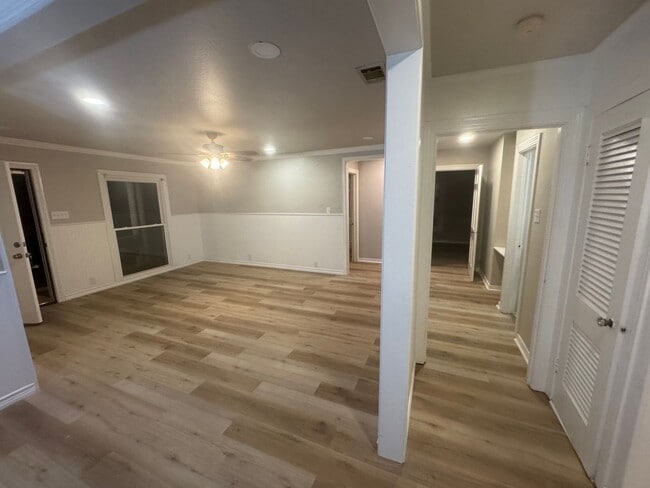 Foto del edificio - Charming 3-Bedroom Home in Sherman Available NOW!