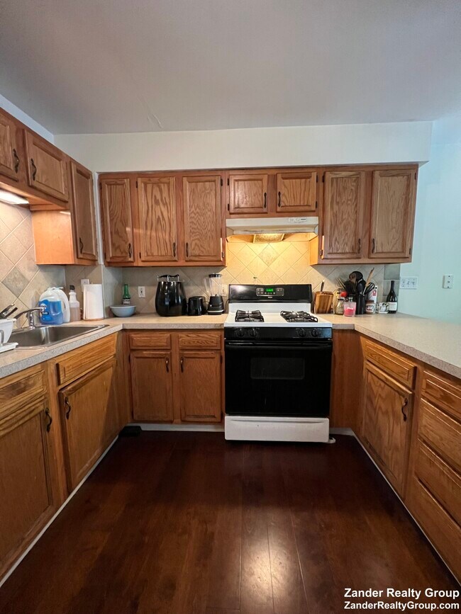 Foto del edificio - 239 Heath St