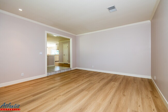 Foto del edificio - 978 Glenridge Dr