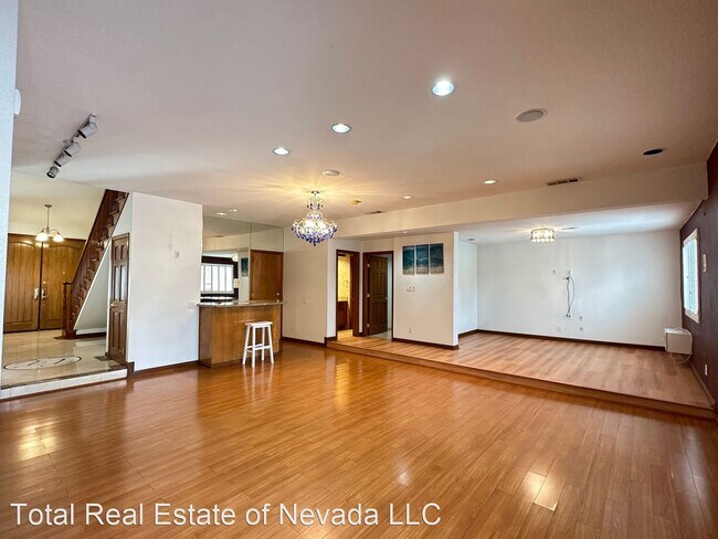 Foto del edificio - 3 br, 3 bath House - 2916 W Oakey Blvd