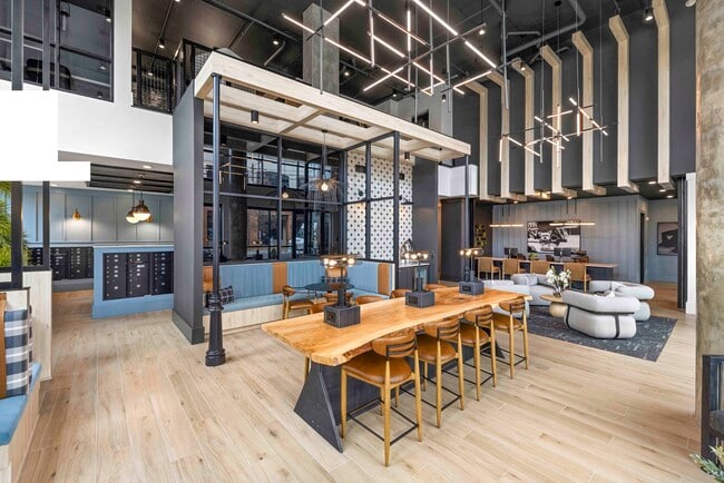 MAA Plaza Midwood Coworking Lounge - MAA Plaza Midwood