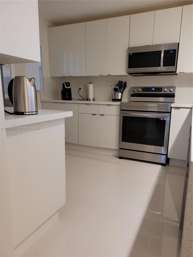 Foto del edificio - 8101 SW 24th Ct
