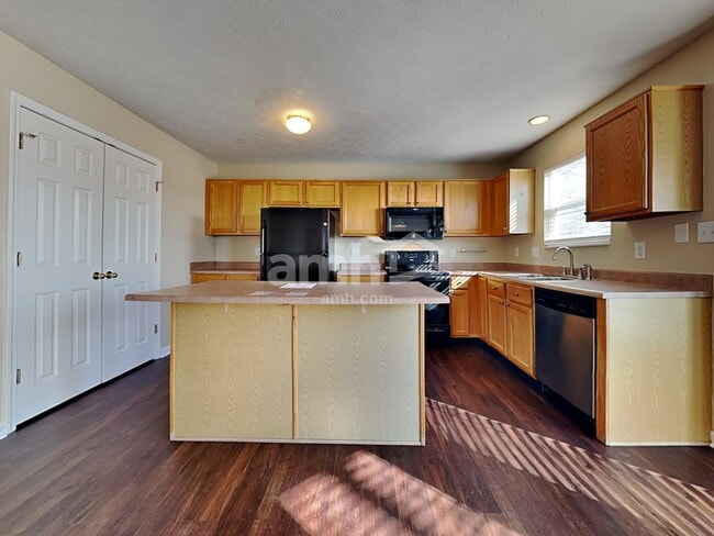 Foto del edificio - 3207 Creekshore Dr