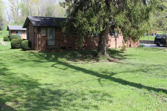 Building Photo - 1401 S Roan St