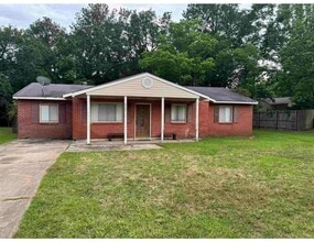 Building Photo - 4121 Yorkshire Ln