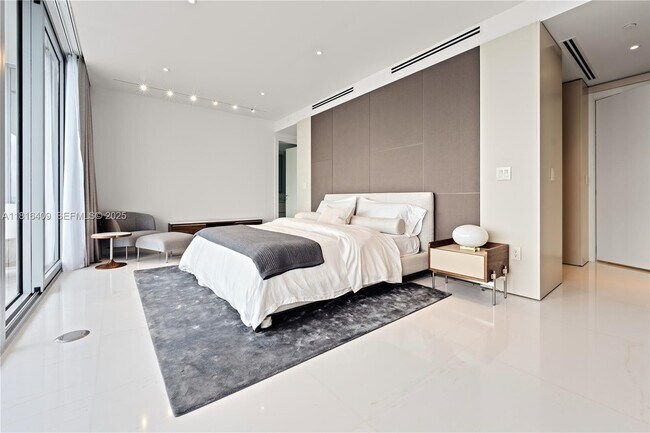 Foto del edificio - 300 Biscayne Blvd Way