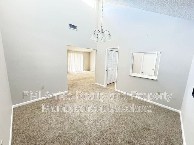 Building Photo - 3571 Raintree Ct