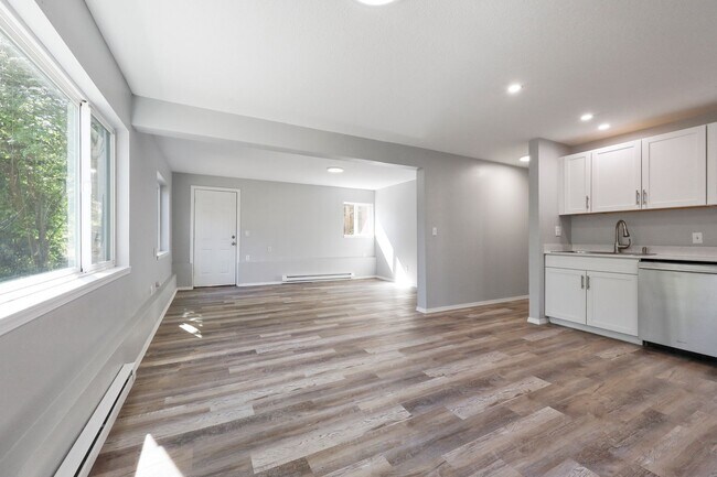 Foto del edificio - Renovated Basement level unit - West Linn, OR