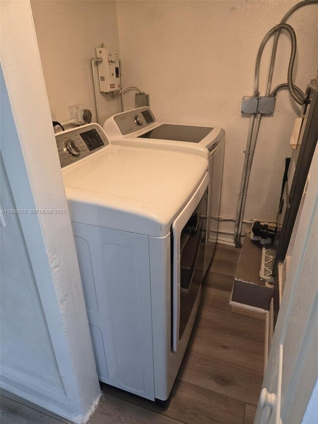 Building Photo - 2523 NW 32nd St