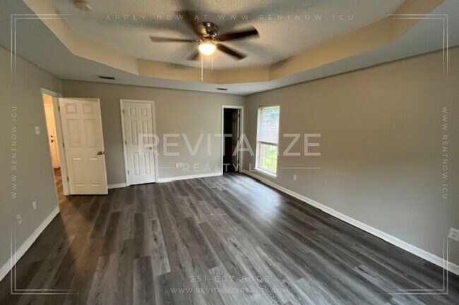 Building Photo - Newly Renovated Brick Home!