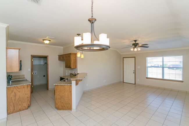 Building Photo - 16111 Rolling Meadows Dr