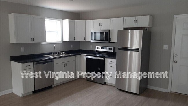Building Photo - 756 Circleview Dr
