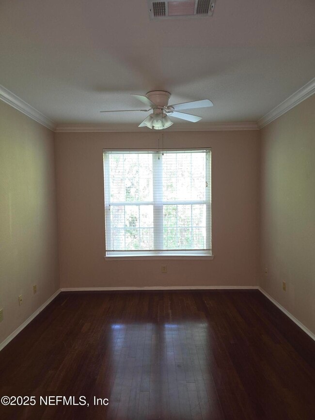 Building Photo - 13810 Sutton Park Dr N