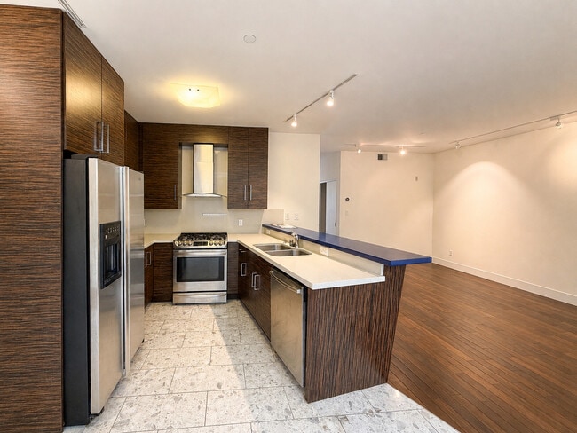 Building Photo - 2863 California St