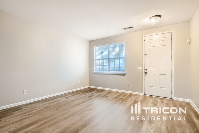 Foto del edificio - 383 Roseglen Dr NW