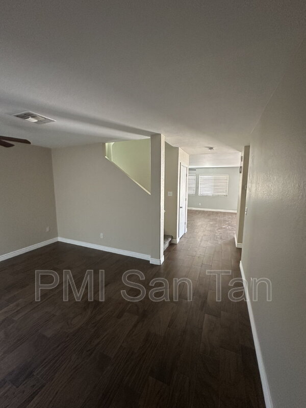 Building Photo - 941 E Denim Trail