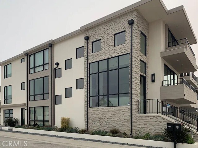 Foto del edificio - 116 W Channel Islands Blvd