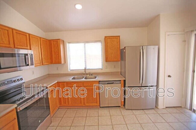 Building Photo - 12710 W Willow Ave