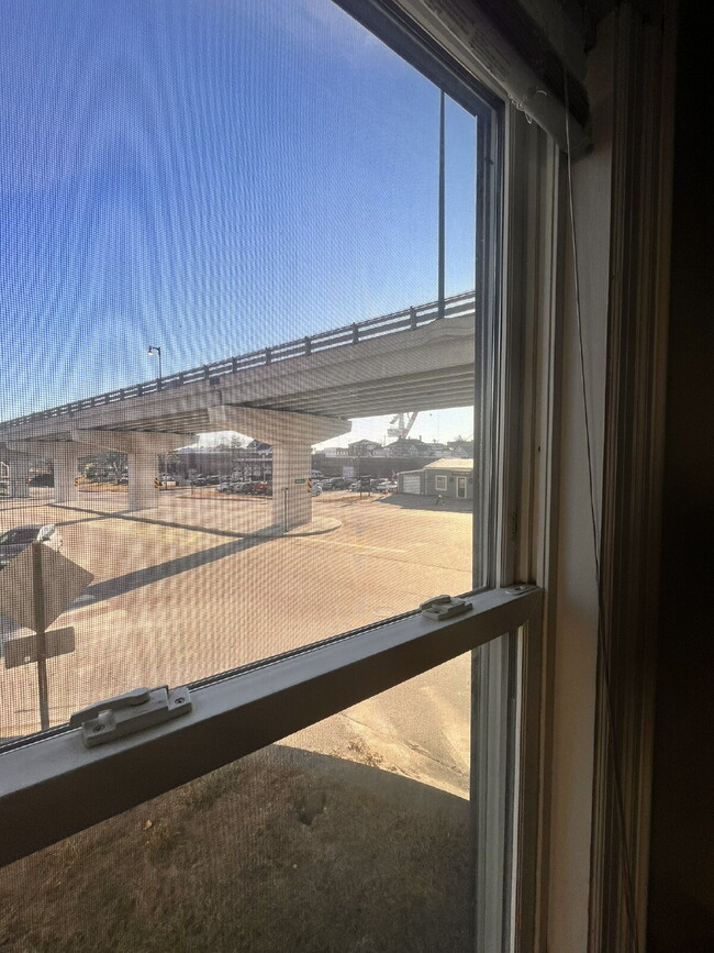 Building Photo - No more commute!  Walk to BIW and Downtown...