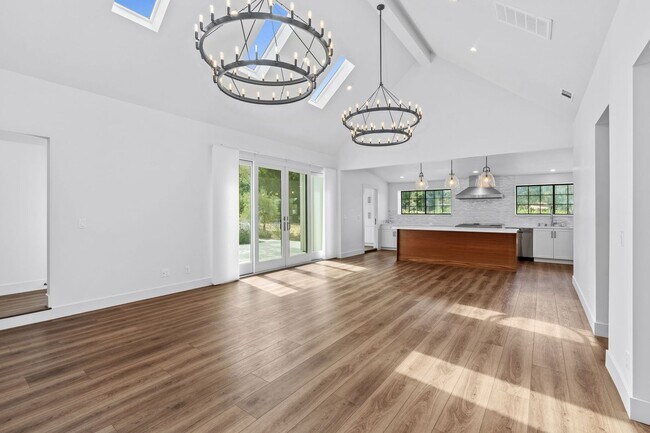 Foto del edificio - Modern Farmhouse w/ Pool and Paid Utilities