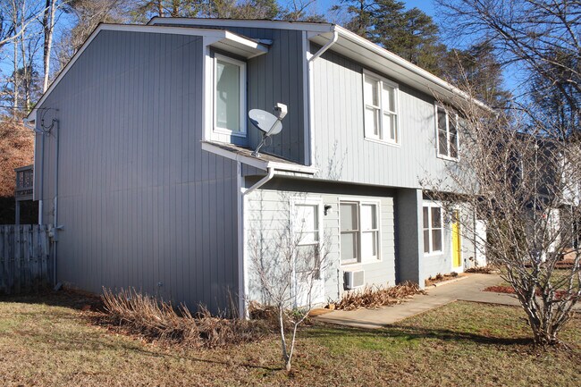 Building Photo - 20 W Raccoon Rdg