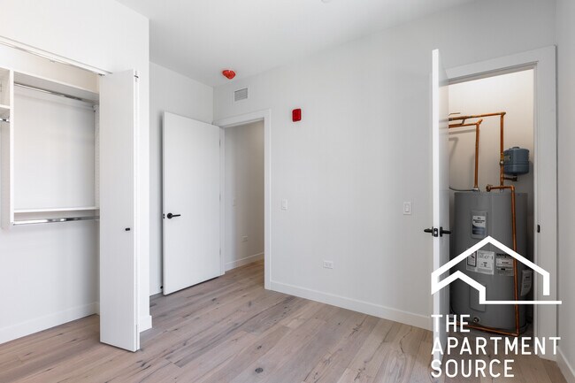 Foto del edificio - 1712 Oak Ave