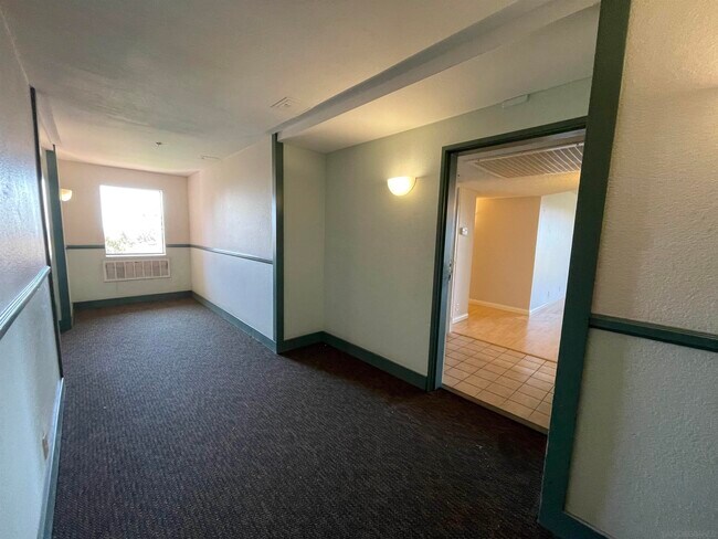 Building Photo - 5985 Dandridge Ln