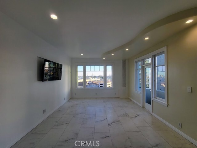Foto del edificio - 360 W Ocean Blvd