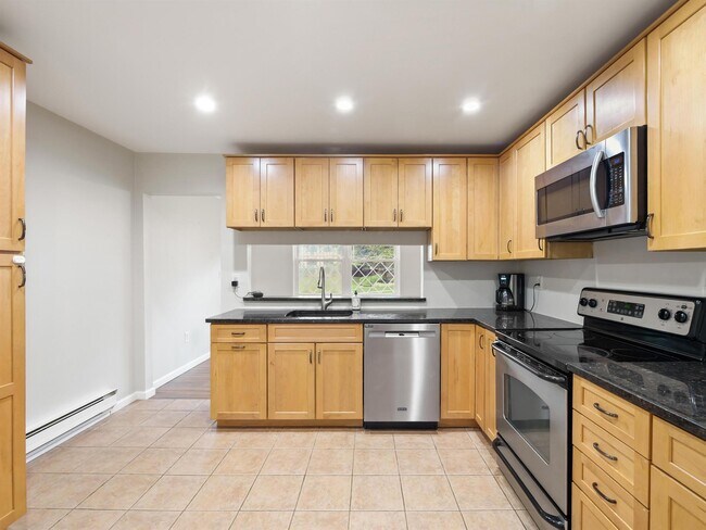 Building Photo - 410 Sierra Vista Ln