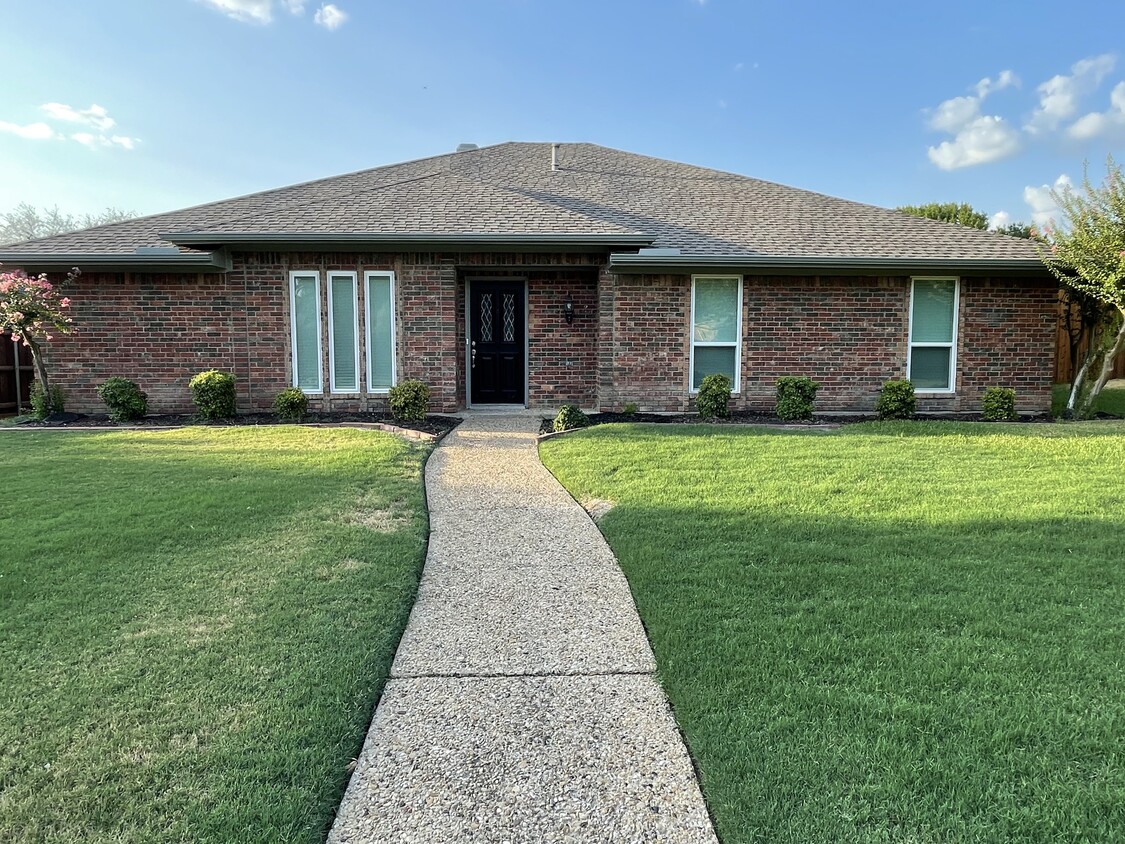 Primary Photo - 807 Rush Creek Dr