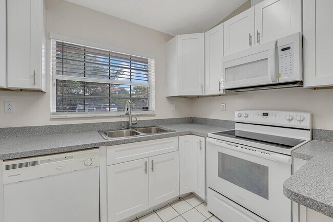 Foto del edificio - 13730 Sunflower Ct