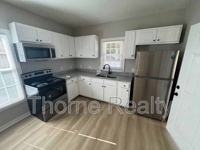 Building Photo - 813 Belleview Ave