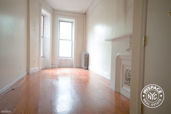 Building Photo - 2 br, 1 bath Apartment - 556 Hancock St