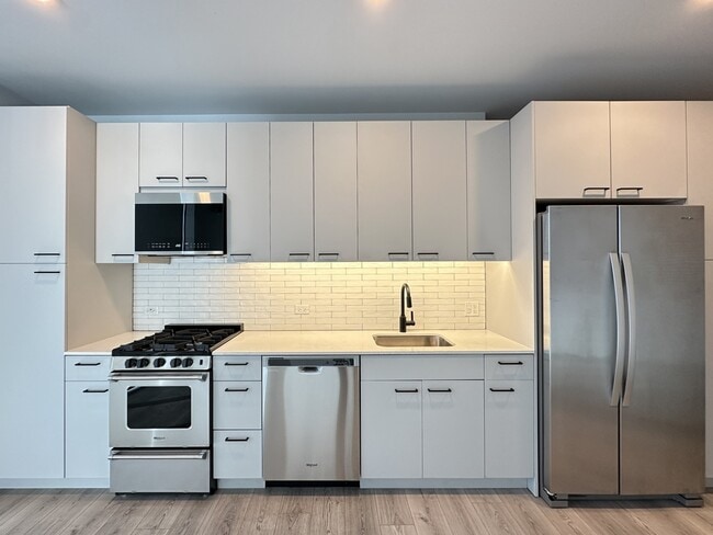 Building Photo - 2155 N Elston Ave