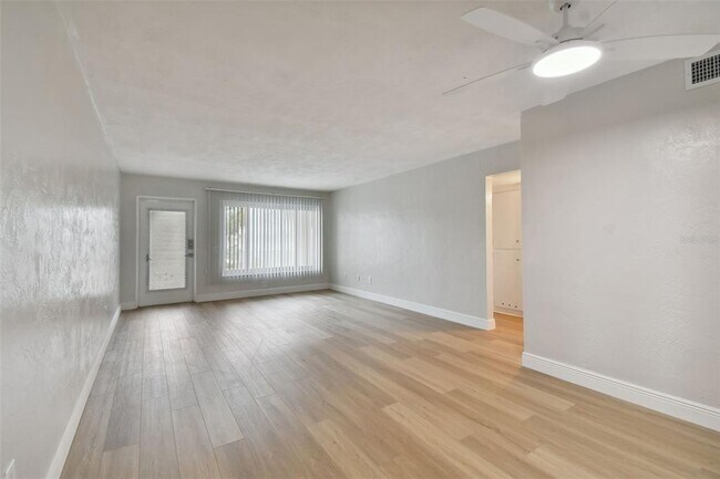 Building Photo - 2433 Brazilia Dr