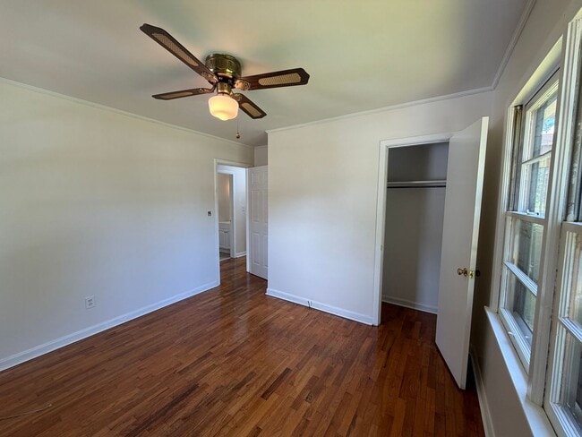 Building Photo - 808 W 32nd St