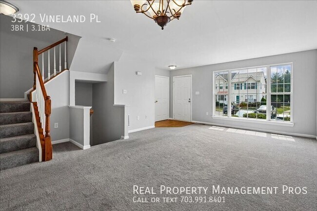 Foto del edificio - 3392 Vineland Pl