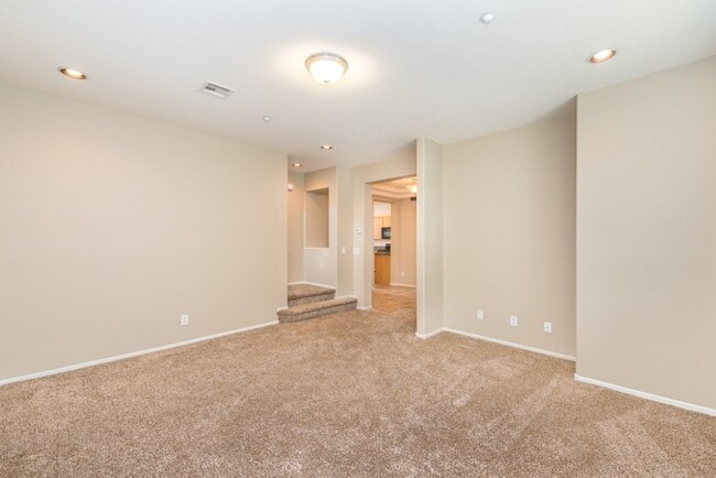 Building Photo - Immaculate 2 Story, 4 Bedroom in Centennial Hills!